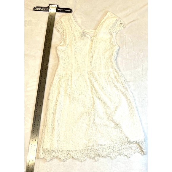 White Lace Dress Windsor - Picture 3 of 5